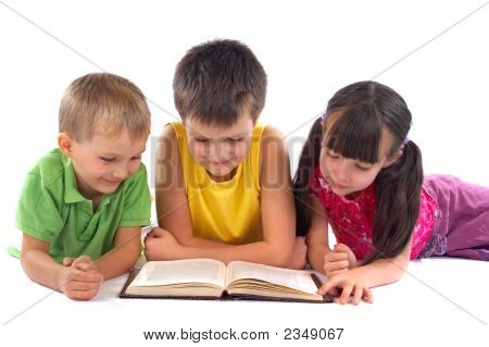 Children Reading Books Together