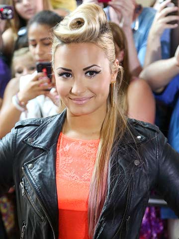 Demi Lovato 2012 Blonde And Pink Hair