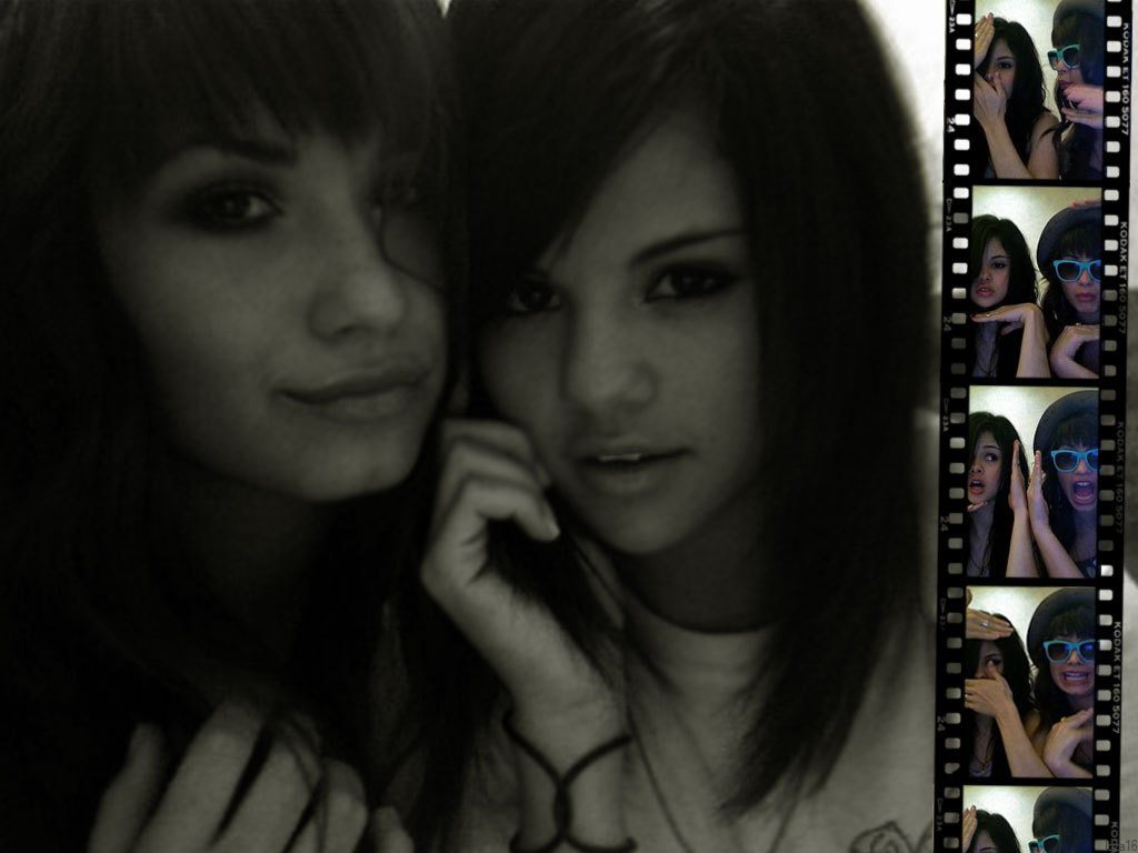 Demi Lovato And Selena Gomez On Barney