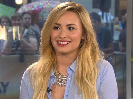 Demi Lovato Eyebrows 2012