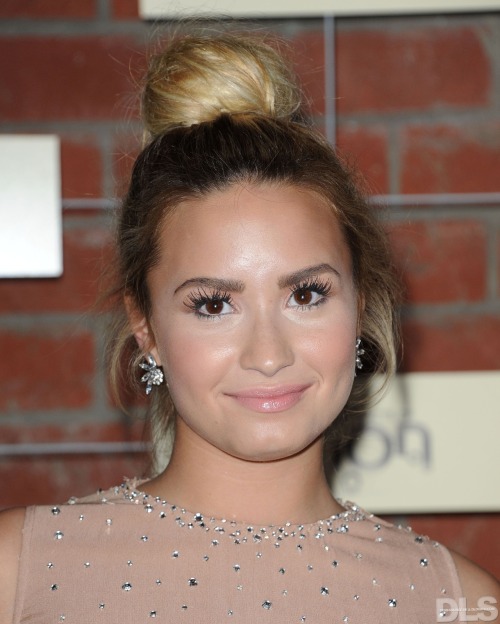 Demi Lovato Eyebrows 2012