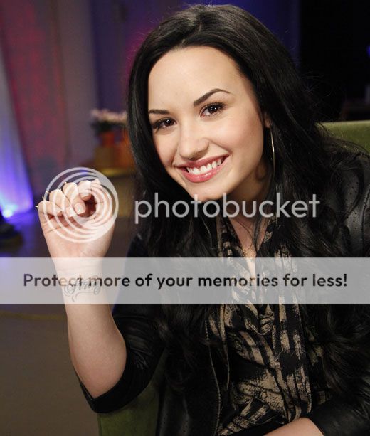 Demi Lovato Eyebrows October 2012