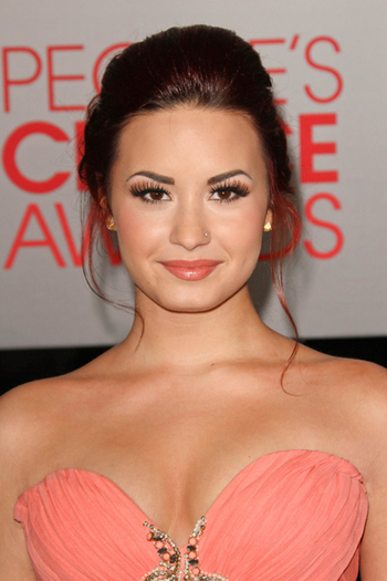 Demi Lovato Eyebrows Tutorial