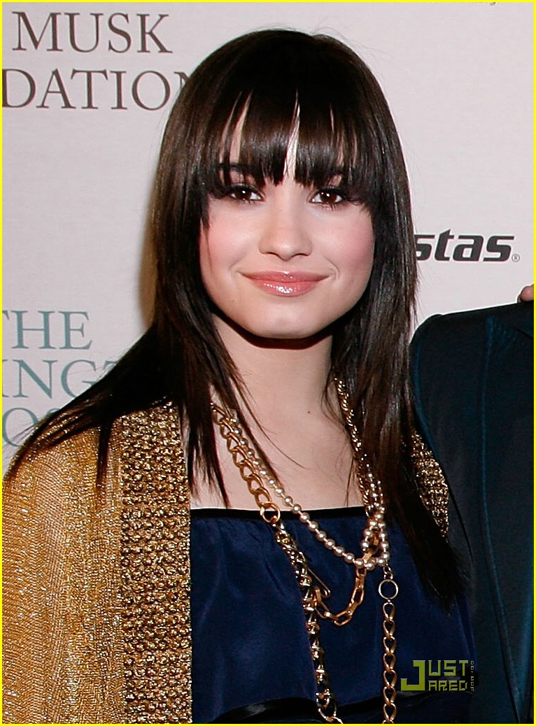 Demi Lovato Haircut