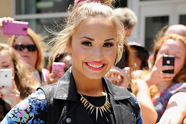 Demi Lovato X Factor 2012 Makeup