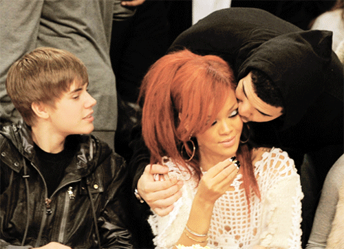 Drake And Rihanna Kissing