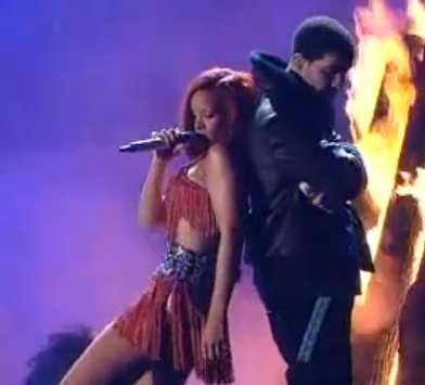 Drake And Rihanna Kissing Pics