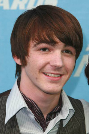 Drake Bell And Miranda Cosgrove Kiss