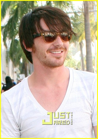 Drake Bell Car Accident Wallpapers