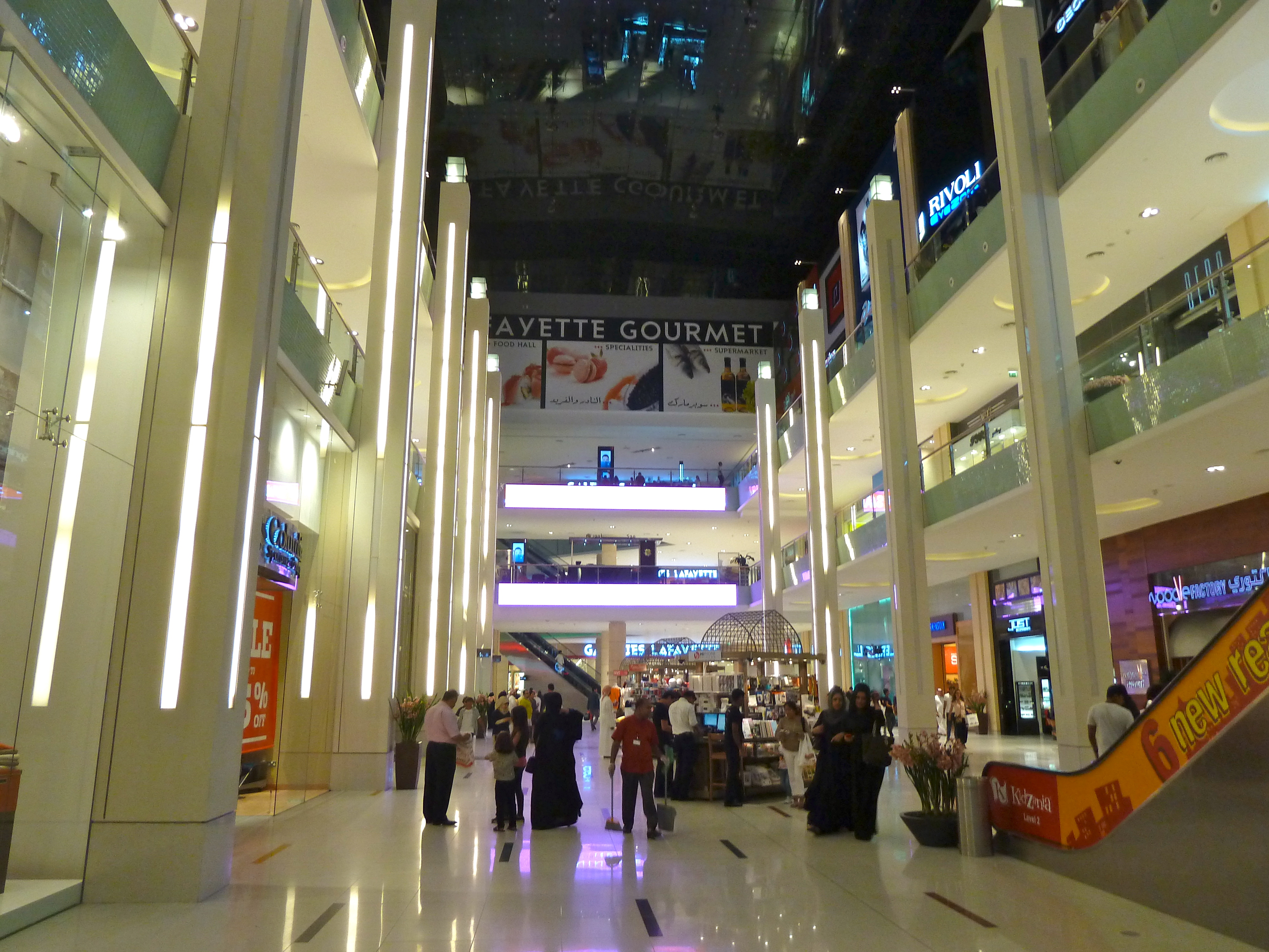 Dubai Mall Shops Pictures