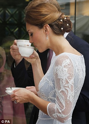 Duchess Of Cambridge France Pics