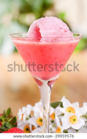 Strawberry Vanilla Ice Cream Smoothie